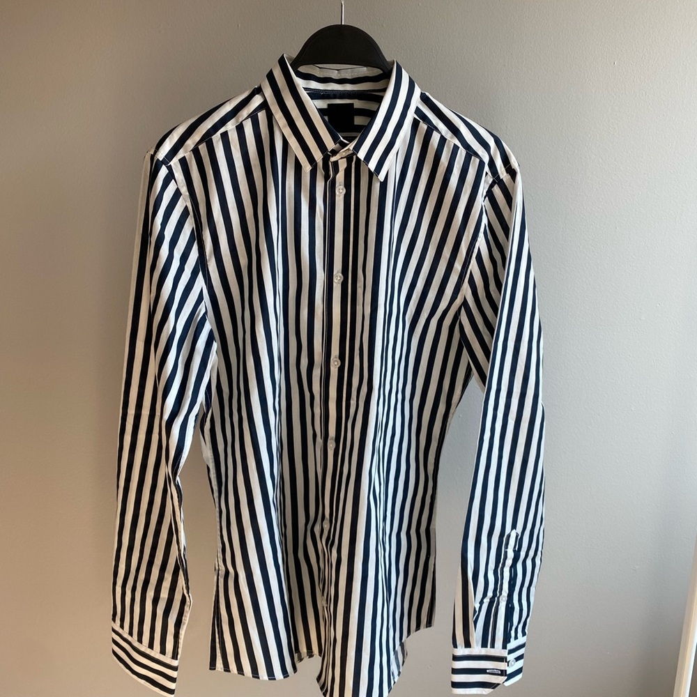 Share H&M Men's Blue Long Sleeve Shirt Size M